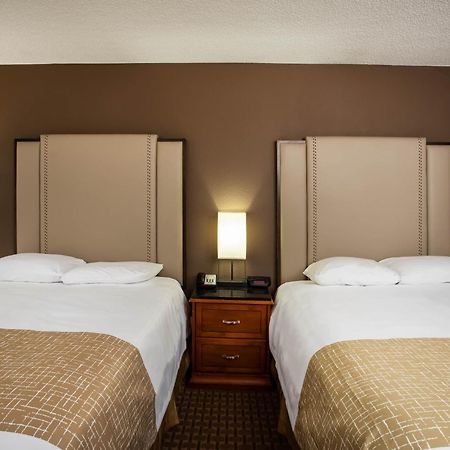 Travelodge By Wyndham Fort Wayne North Exteriör bild