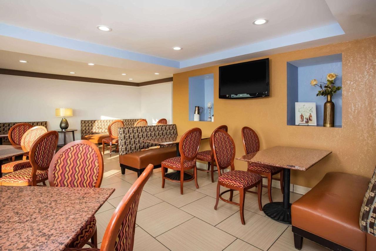 Travelodge By Wyndham Fort Wayne North Exteriör bild