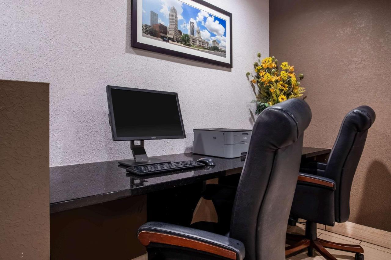 Travelodge By Wyndham Fort Wayne North Exteriör bild