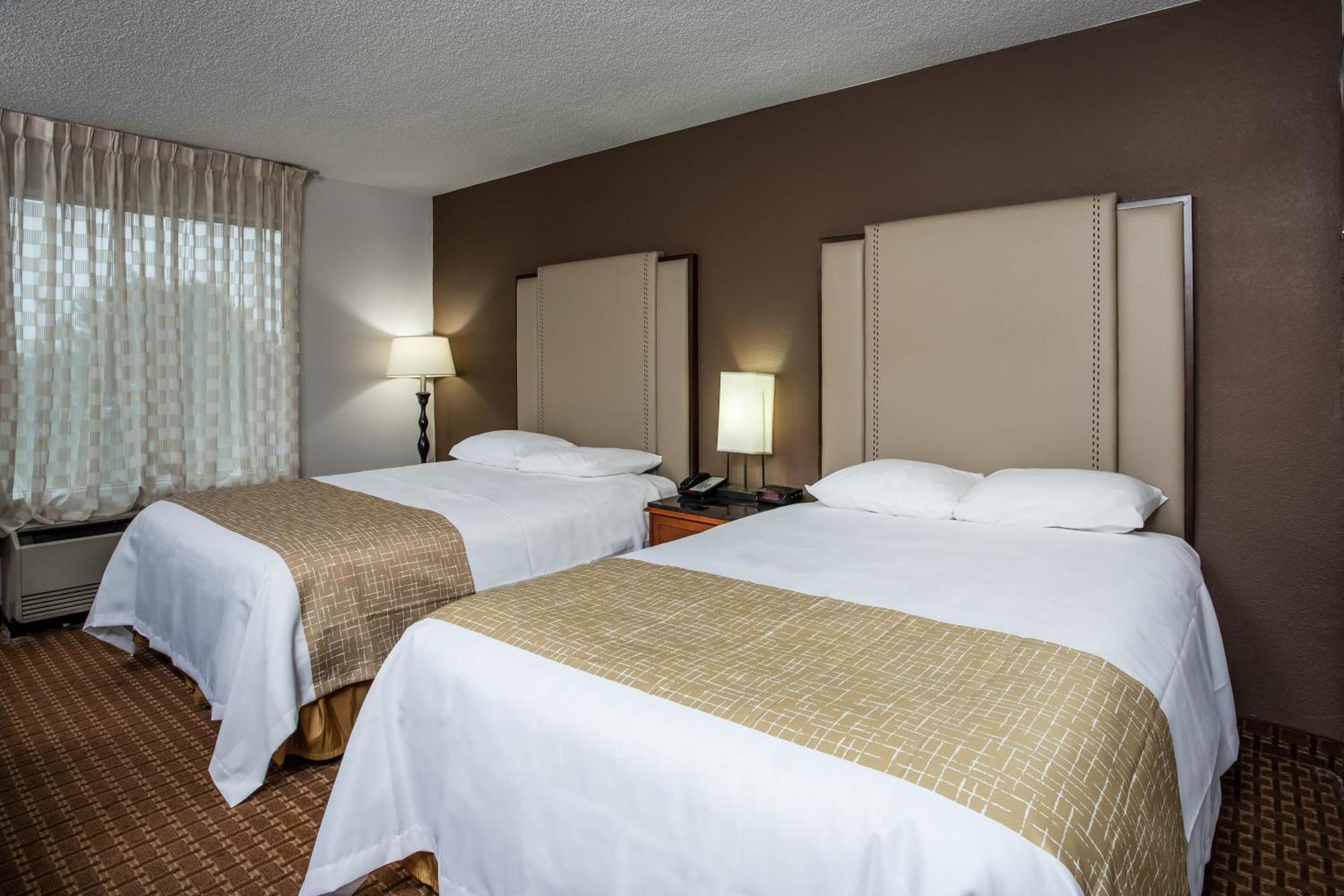 Travelodge By Wyndham Fort Wayne North Exteriör bild