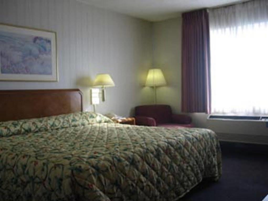 Travelodge By Wyndham Fort Wayne North Exteriör bild