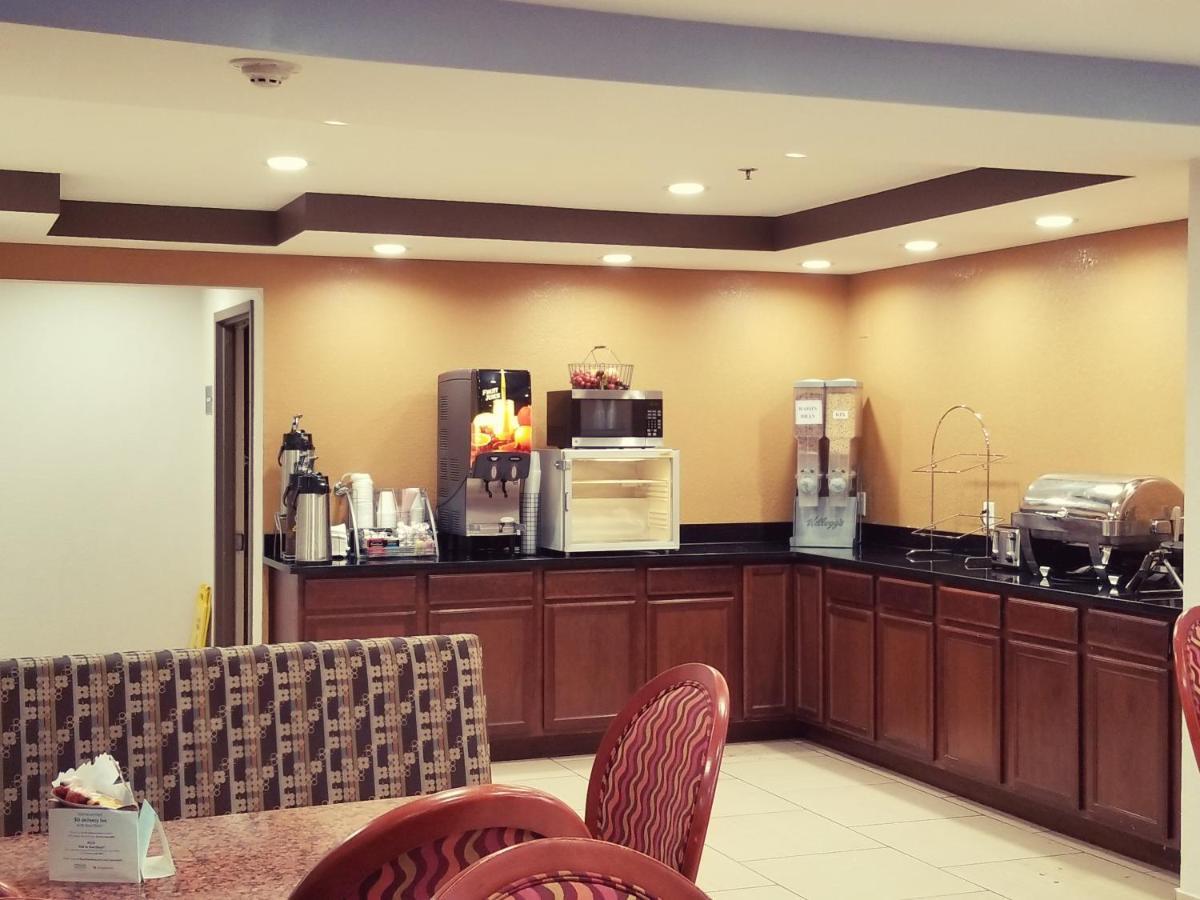 Travelodge By Wyndham Fort Wayne North Exteriör bild