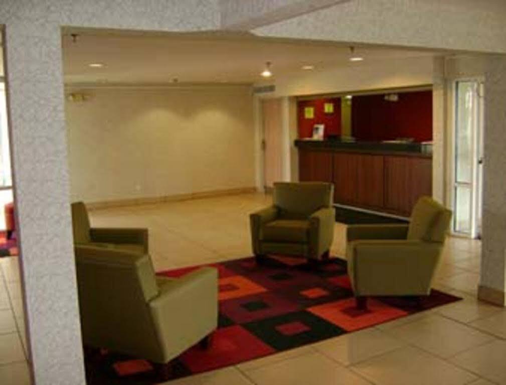 Travelodge By Wyndham Fort Wayne North Exteriör bild